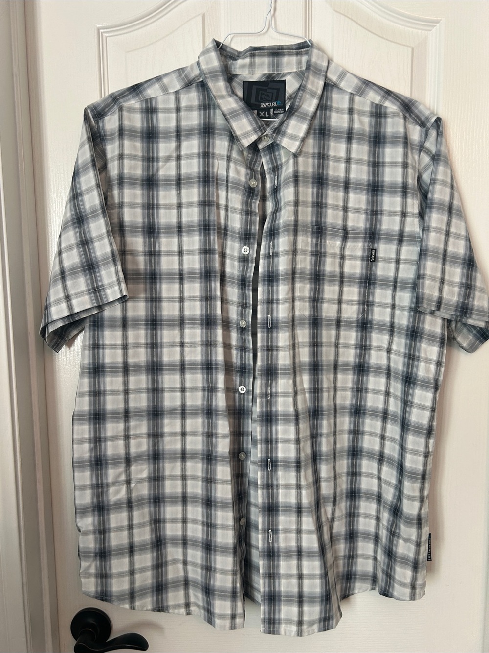 Rip Curl Men's Short Sleeve Plaid Button-Down Shirt - White & Gray